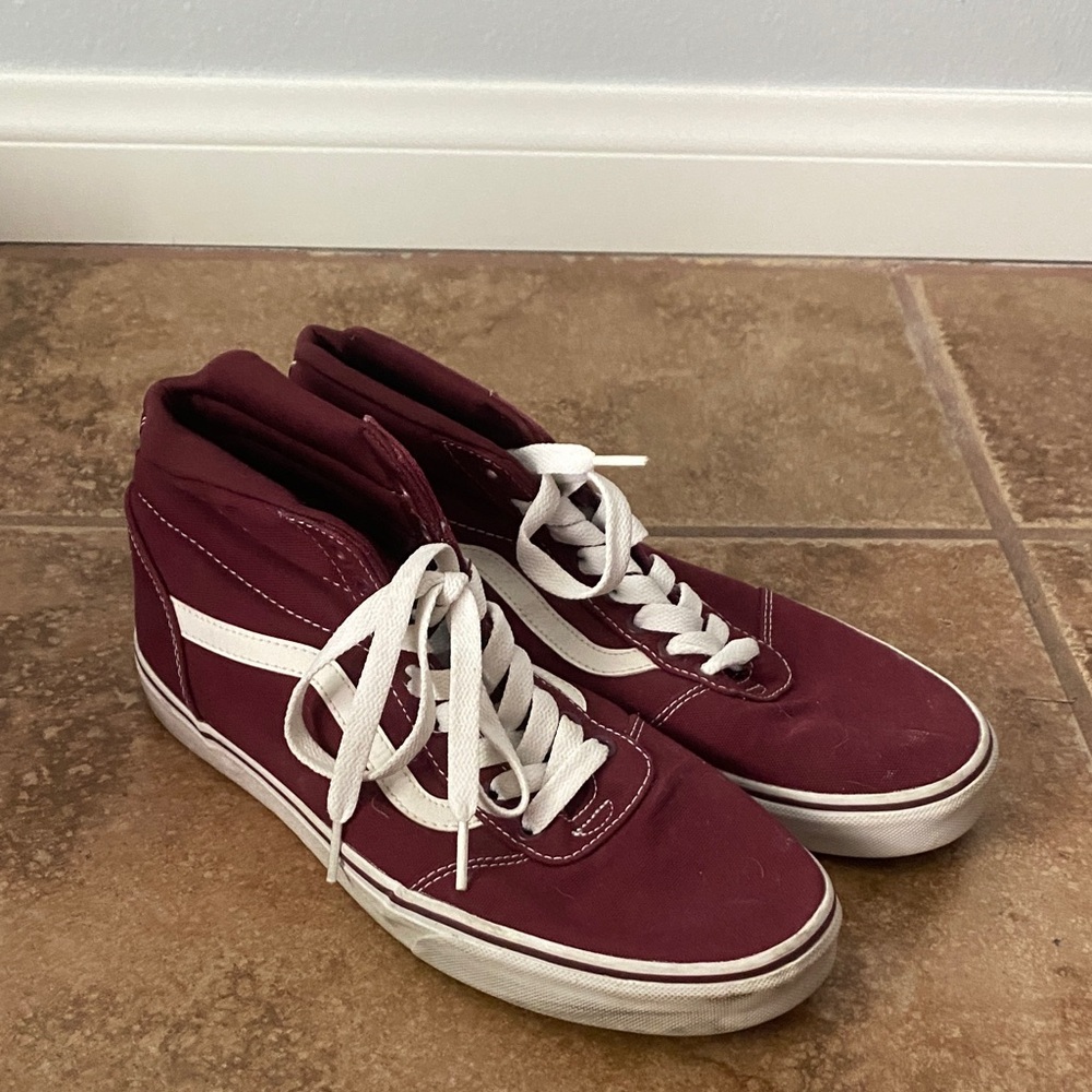 Vans Men's Maroon and White High-Top Sneakers